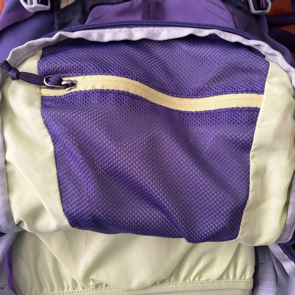 Gregory Jade 28 Women's Purple Small Hiking Backpack Rain Cover